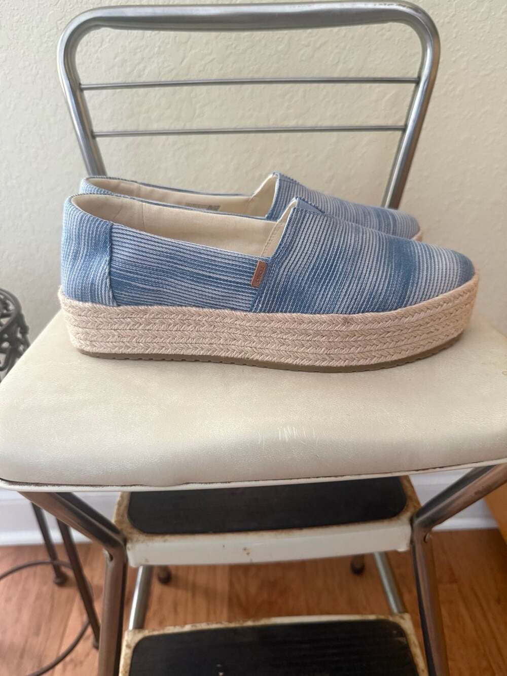 TOMS Blue Striped Platform Espadrille Slip-On Shoes Size 9.5